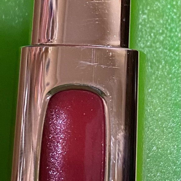 L'OREAL Colour Riche Extraordinaire Lip Color, Ruby Opera 304 and Coral Encore 2 - Picture 9 of 12